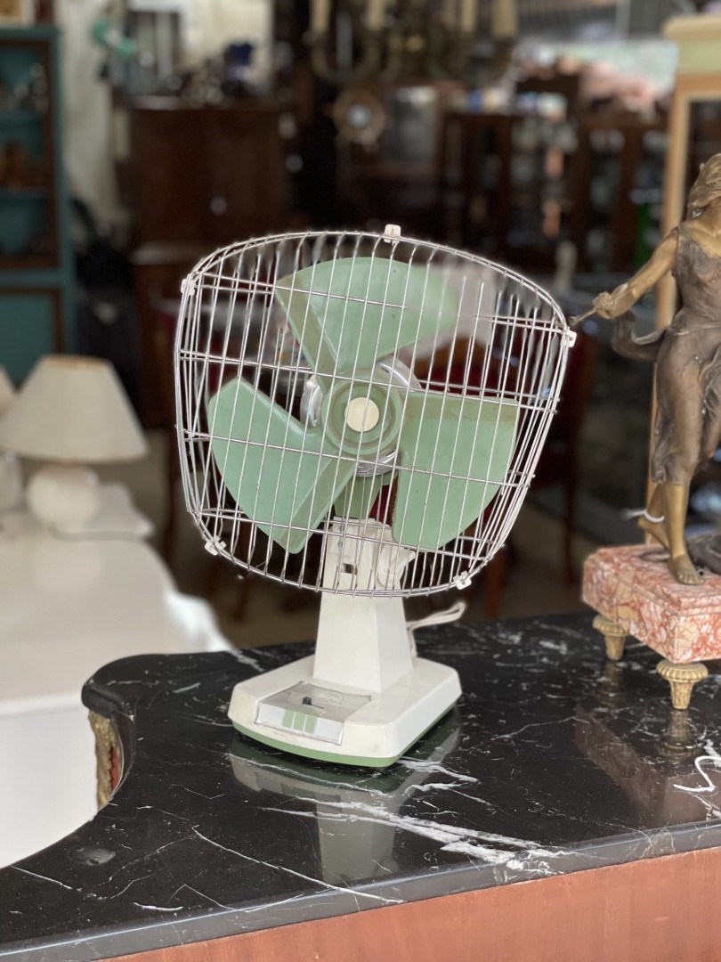 Vintage 1970S Taurus Electric Fan Retro Green Blades & Classic Design 4Kg 26Cmx21Cmx39Cm (Wxlxh)