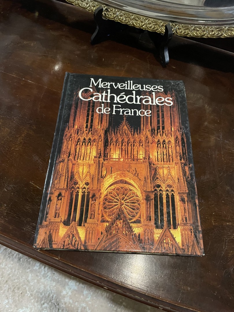 Merveilleuses Cathédrales De France Vintage Illustrated Book On French Cathedrals 1970S 1.5Kg 22Cmx30Cm (Wxlxh)