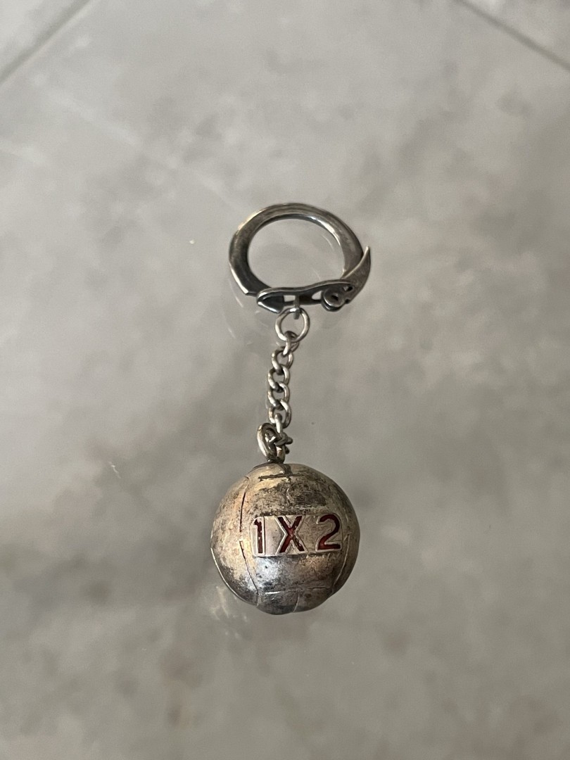 Vintage Metal Football Keychain With 1X2 Marking Classic Sports Memorabilia Collectible 0.2Kg 2Cmx7.5Cm (Wxlxh)