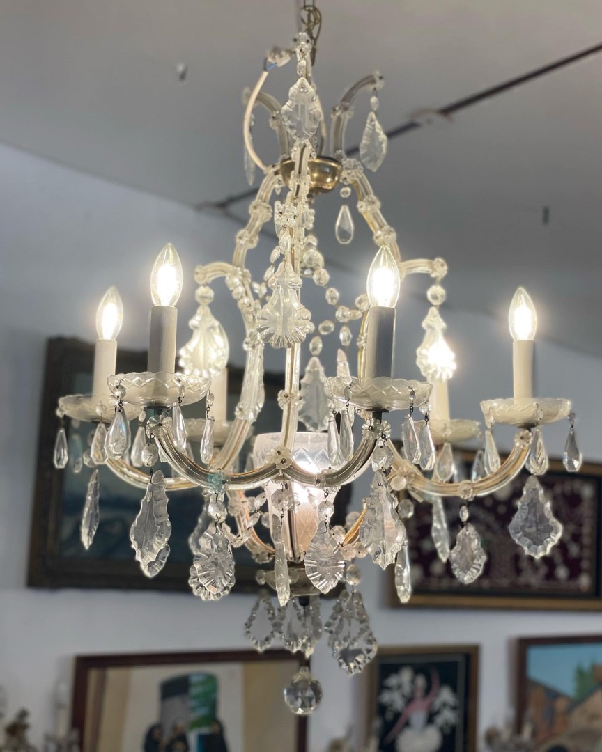 Crystal Chandelier Vintage Luxury Lighting From Another Era 40Kg 75Cmx75Cmx150Cm (Wxlxh)