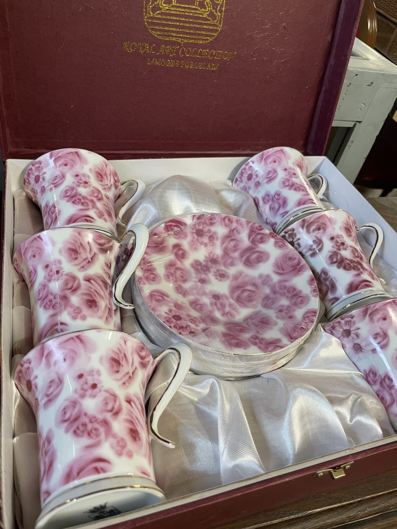 Royal Art Collection Limoges Porcelain Tea Set - Vintage Floral Elegance 3Kg 36.5Cmx33Cmx11Cm (Wxlxh)