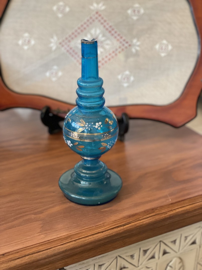 Antique Hand-Blown Blue Glass Perfume Bottle With Gold Enamel Flowers Late 19Th Century 0.8Kg 9Cmx9Cmx23Cm (Wxlxh)