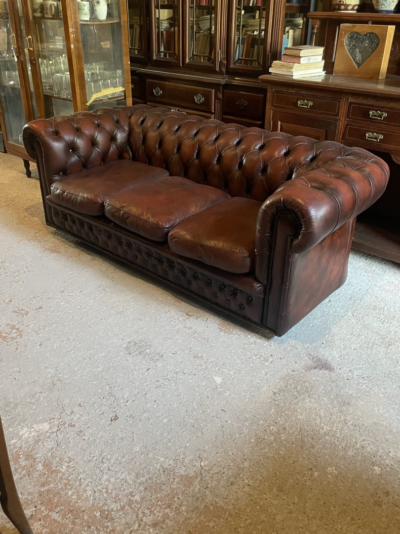 Vintage 3 Seater Leather Chesterfield Timeless Sofa Classic Elegance For Your Home 100Kg 185Cmx86Cmx67Cm (Wxlxh)