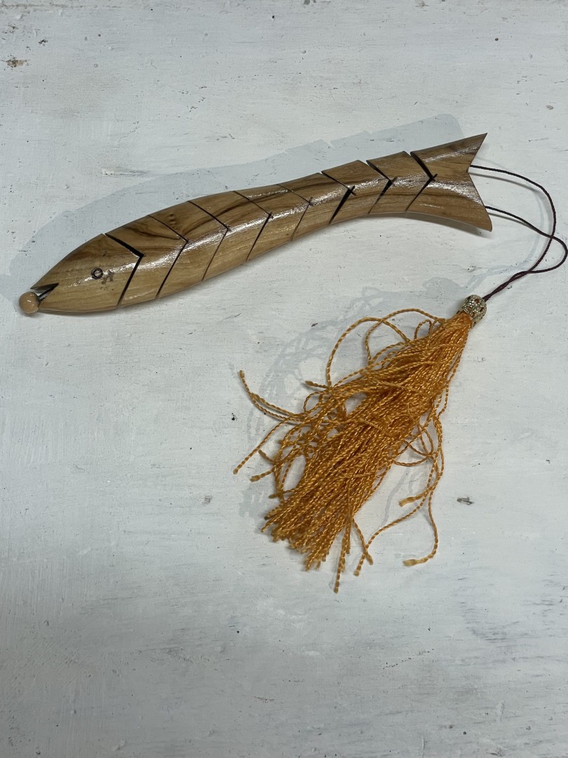 Vintage Handcrafted Articulated Wooden Fish With Tassel Mid-Century Decorative Ornament 0.8Kg 30Cm (Wxlxh)