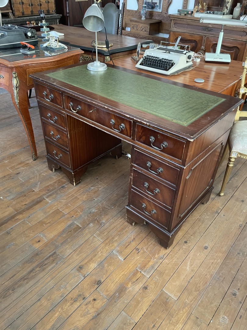 Vintage English-Style Pedestal Desk With Green Leather Top C.1950S Solid Mahogany Office Desk 60Kg 121Cmx60Cmx79Cm (Wxlxh)