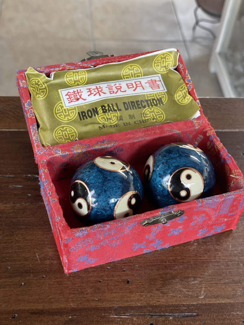Vintage Chinese Baoding Balls With Yin-Yang Design In Decorative Box 1Kg 11Cmx6Cmx4Cm (Wxlxh)