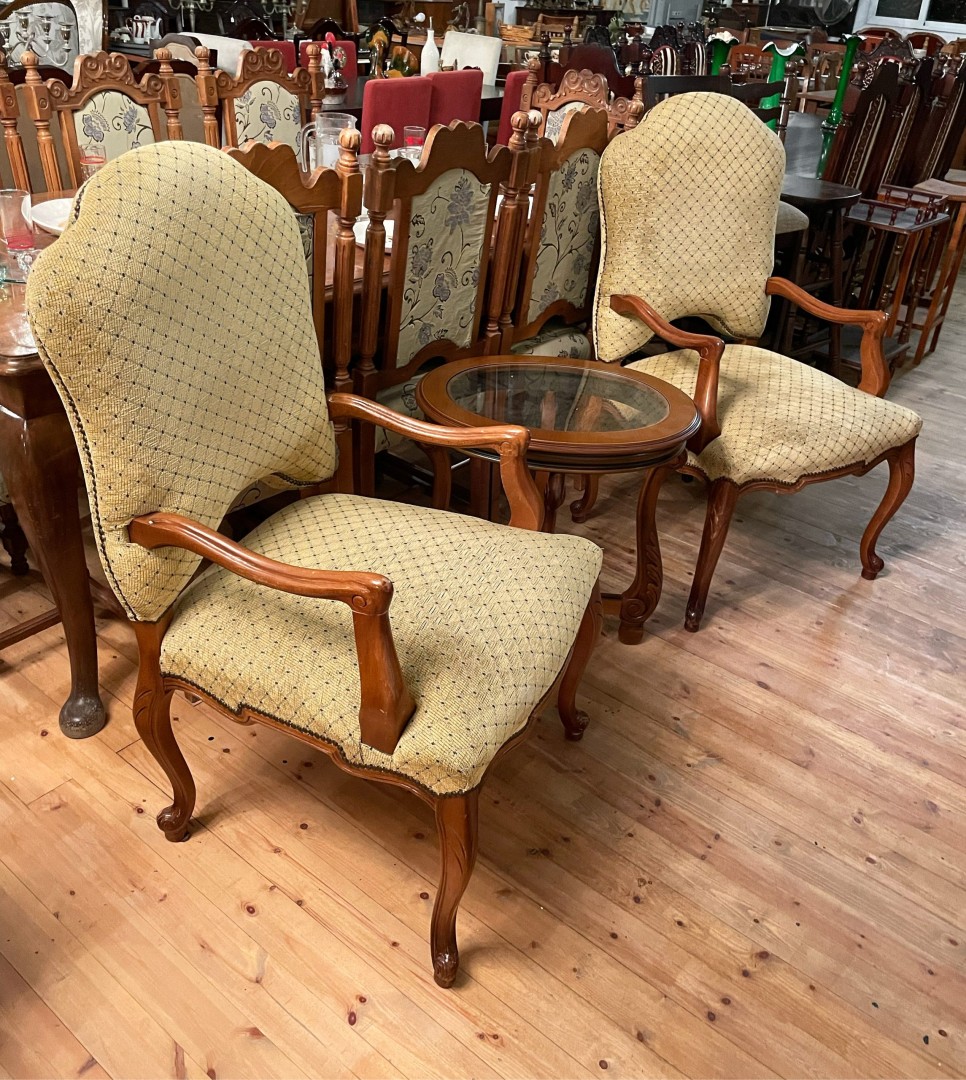 Vintage Armchairs With Cabriolet Legs Classic Elegance 50Kg 60Cmx65Cmx108Cm (Wxlxh)