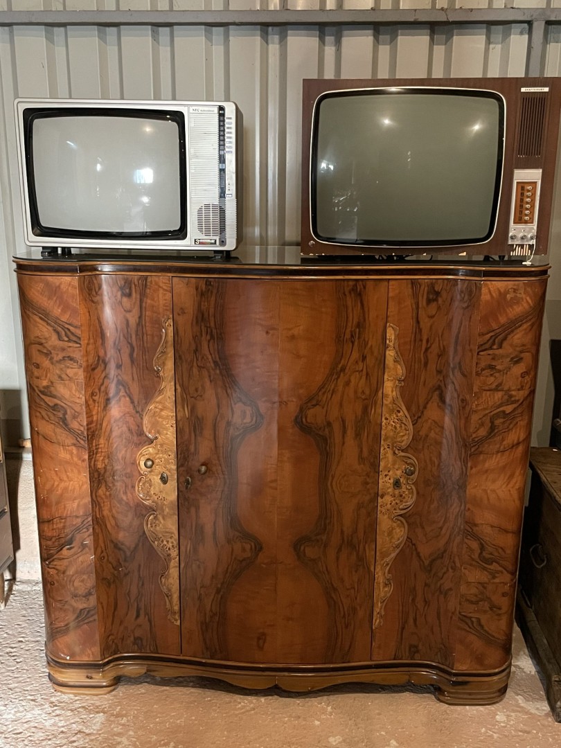 Vintage Art Deco Cabinet With Intricate Wood Inlay And Curved Design 100Kg 152Cmx61Cmx138.5Cm (Wxlxh)