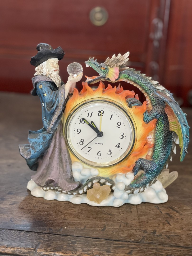 Vintage Fantasy Wizard & Dragon Quartz Clock 1990S Hand-Painted Collectible Figurine 1Kg 20Cmx9Cmx19Cm (Wxlxh)