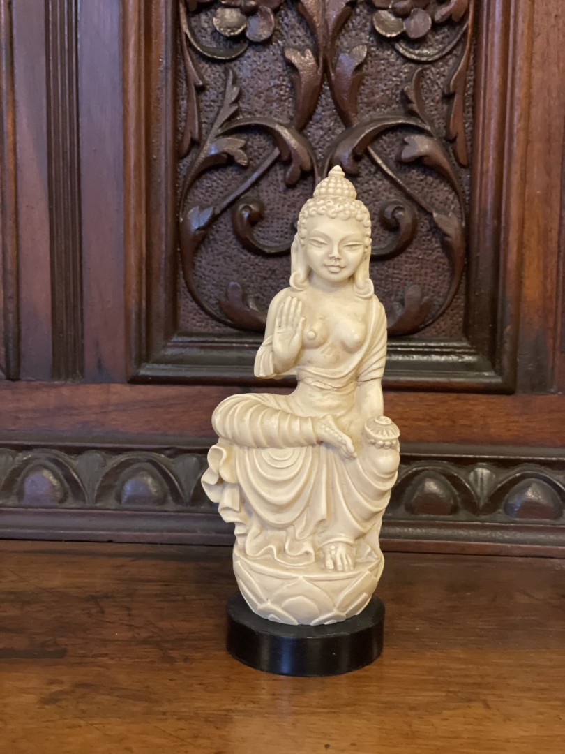 Mid-Century Buddha Figurine On Black Base - Serene Lotus Design  Timeless Spiritual Décor 1Kg 6.5Cmx5.5Cmx17Cm (Wxlxh)