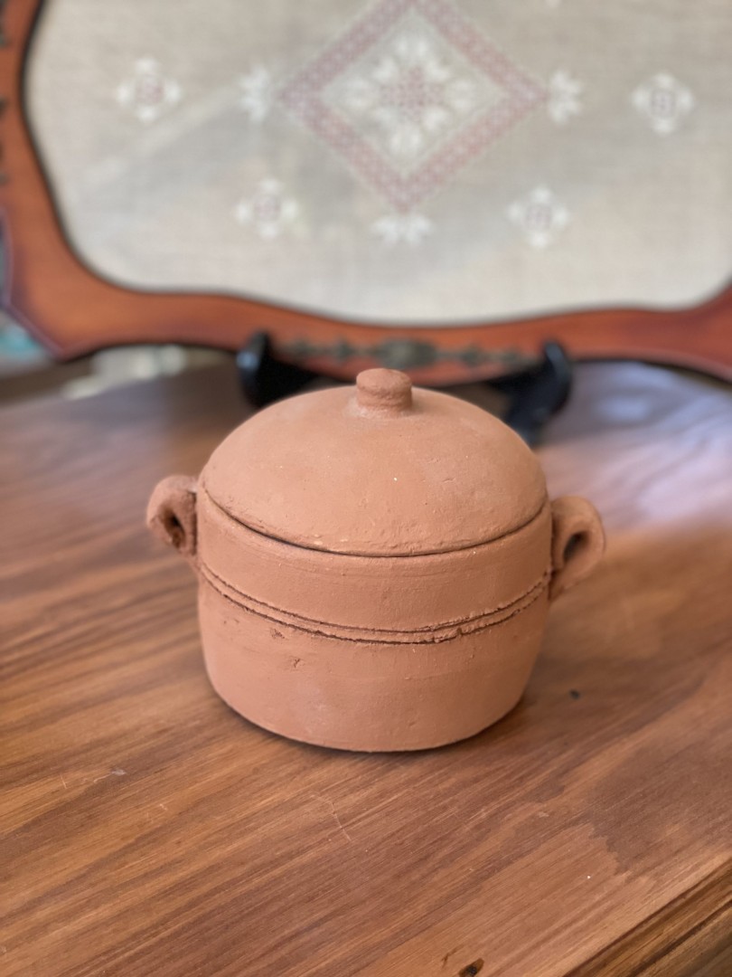 Handmade Kornos Terracotta Pot With Lid Traditional Cypriot Folk Art 1Kg 16Cmx12Cmx13Cm (Wxlxh)
