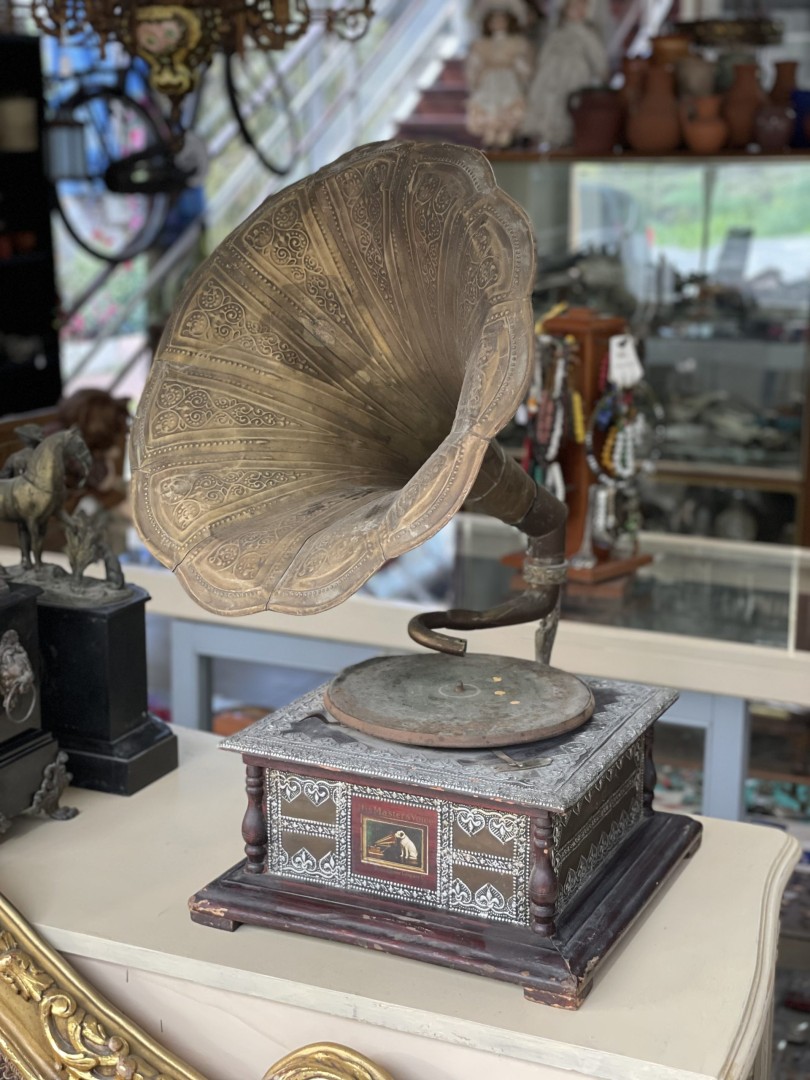 Vintage Mid-Late 20Th Century His Master’S Voice (Hmv) Gramophone Ornate Brass Horn & Decorative Wooden Base 6Kg 37Cmx37Cmx69Cm (Wxlxh)
