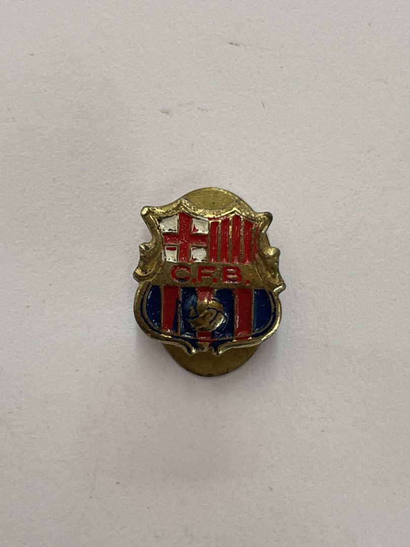 Vintage Fc Barcelona Soccer Pin - Spanish Sports Football Club Promotional Pin Circa 1960S 0.02Kg  (Wxlxh)