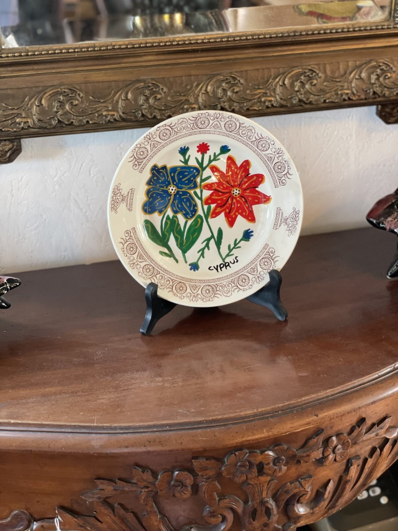 Vintage Hand-Painted Ceramic Wall Plate With Floral Motif “Cyprus” Souvenir  C.1970S 0.5Kg 22Cmx22Cm (Wxlxh)