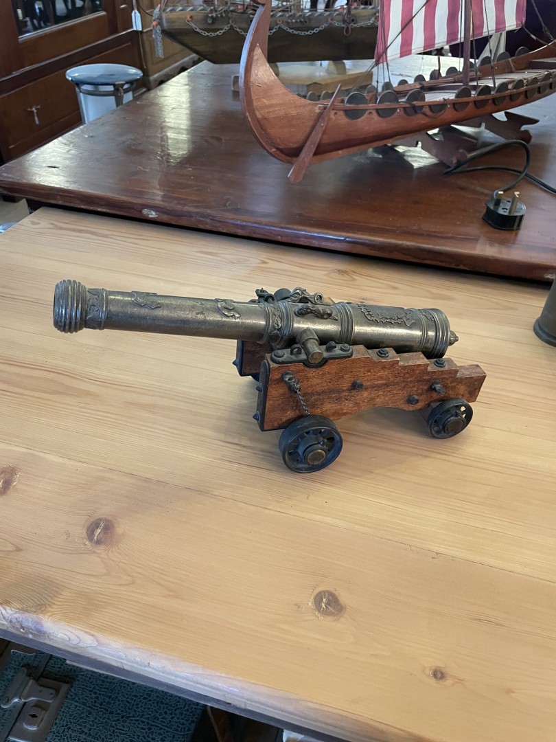 Bronze Naval Cannon Model “El Tigre 1797” — Decorative Antique Style Cannon On Wooden Carriage 1.5Kg 35Cmx15Cmx16Cm (Wxlxh)