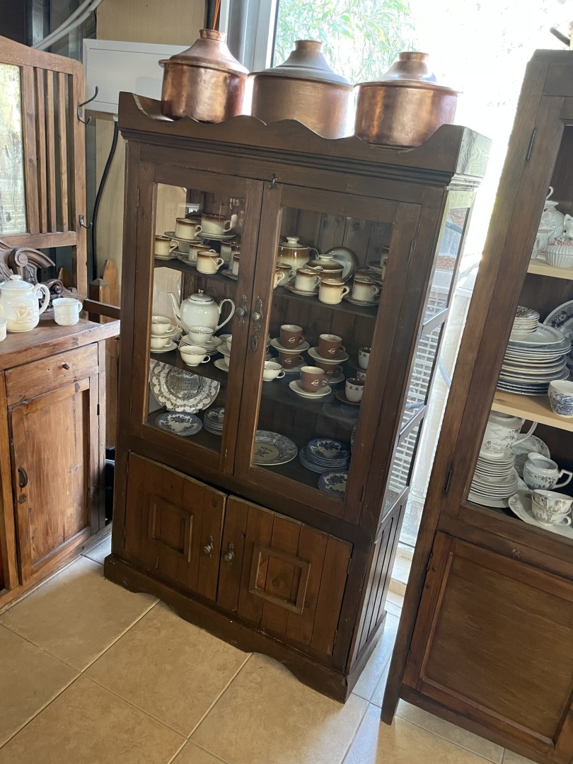 Rustic Antique Pine Display Cabinet Circa 1920-1950 Glass Door Hutch With Lower Storage Farmhouse & Country Style 60Kg 99Cmx36Cmx166Cm (Wxlxh)