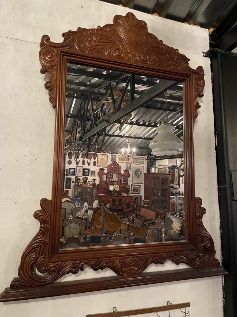 Grand Vintage Mahogany Wall Mirror With Ornate Carvings - Late 20Th Century Elegance 10Kg 103Cmx127Cm (Wxlxh)