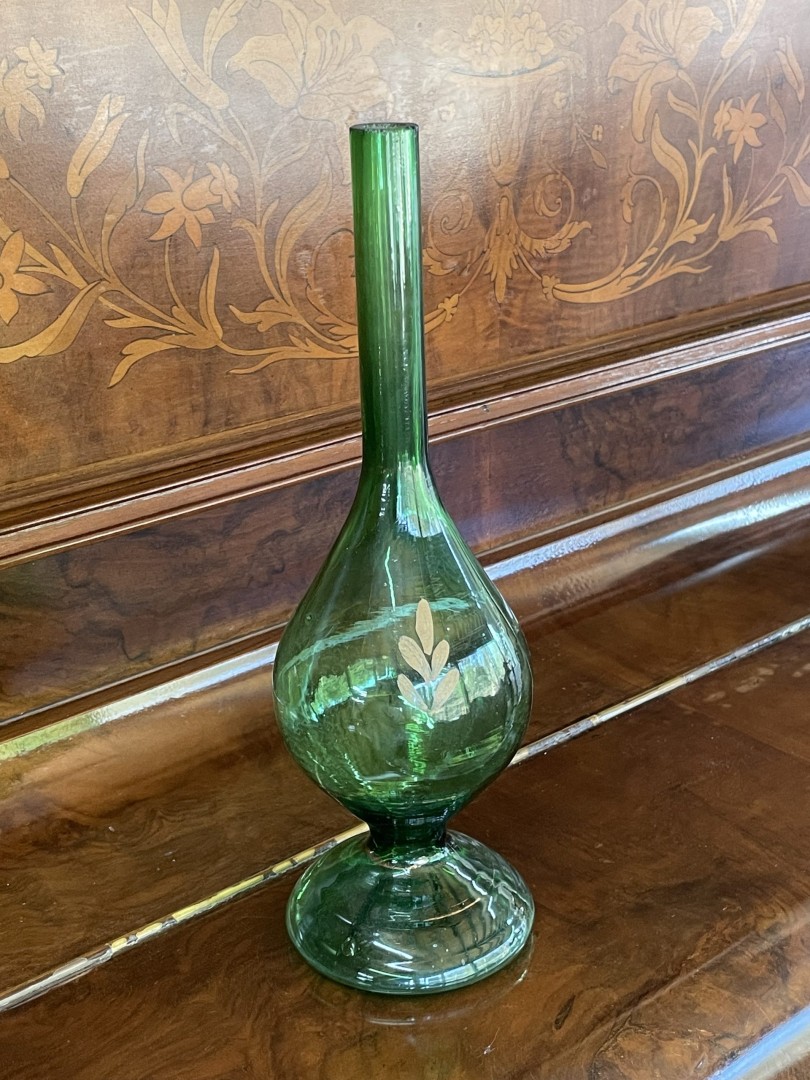 Beautiful Vintage Green Perfume Bottle With Gold Decorative Details And Handmade Designs 0.6Kg 8Cmx8Cmx26Cm (Wxlxh)