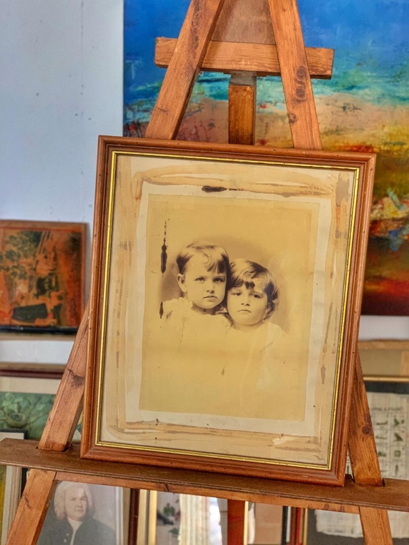 Vintage Framed Photograph Of Two Children Art Print In Wood Frame 3Kg 45Cmx55.5Cm (Wxlxh)