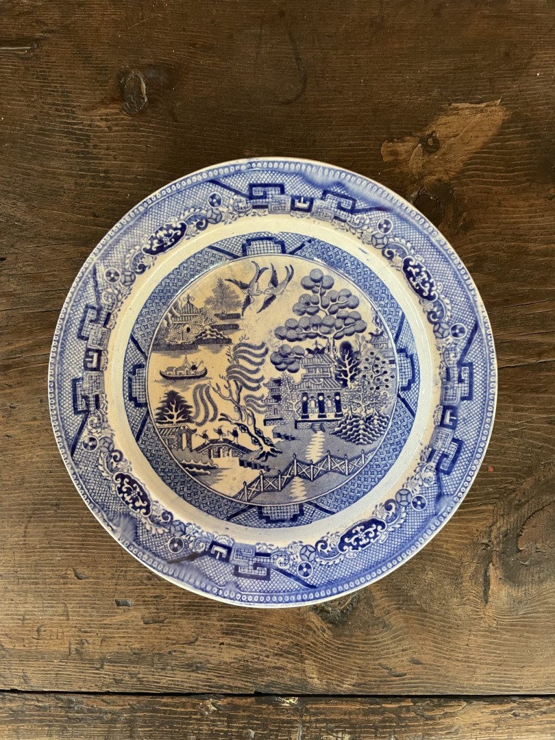 Antique Blue Willow Pattern Plate By Staffordshire 19Th Century English Transferware 1Kg 26Cmx26Cmx5Cm (Wxlxh)