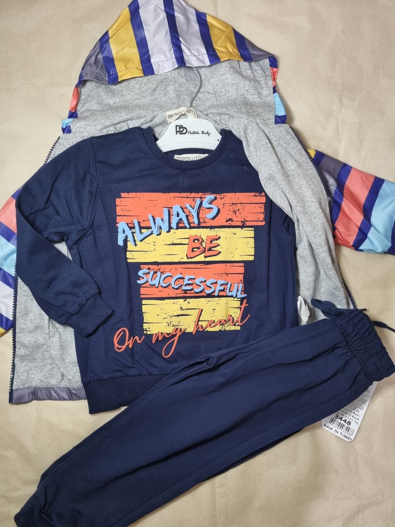 Set with long sleeves and jacket for a boy