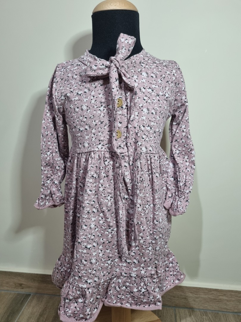 Long sleeve dress with flowers