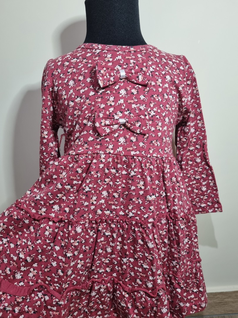 Long sleeve dress with flowers for 2-3 Year's olds colored red flowered