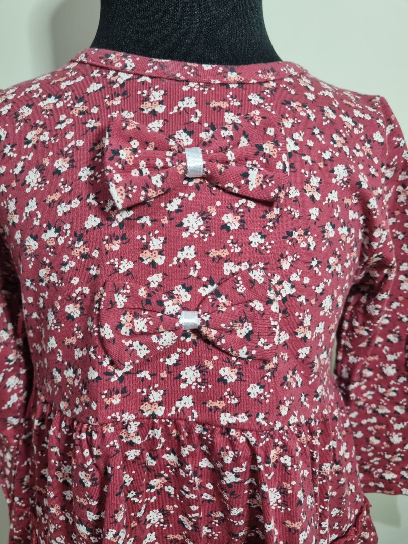 Long sleeve dress with flowers for 5-6 Year's olds colored red flowered