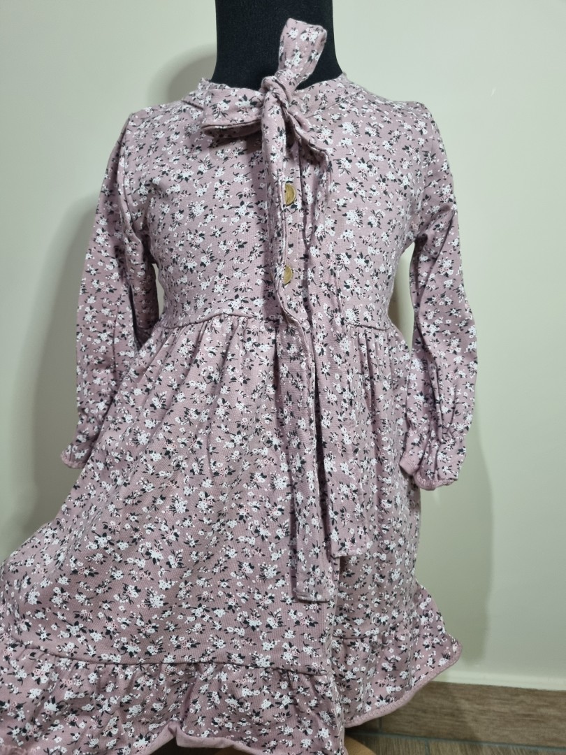Long sleeve dress with flowers for 2-3 Year's olds colored pink flowered