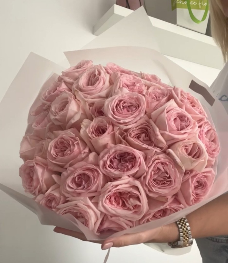 Floral Arrangement Ohara Pink 35 Stems