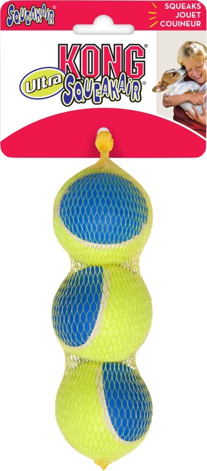 Kong Squeakair ultra dog trowing balls