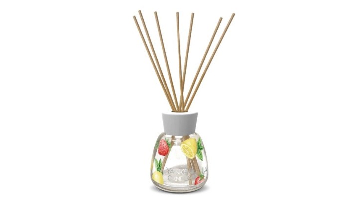 Yankee Candle Reed Diffuser Iced Berry Lemonade (Essential Oils Included 100ml)