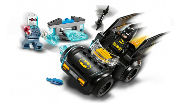 LEGO BATMAN 76301 Batman & Batmobile vs Mr Freeze