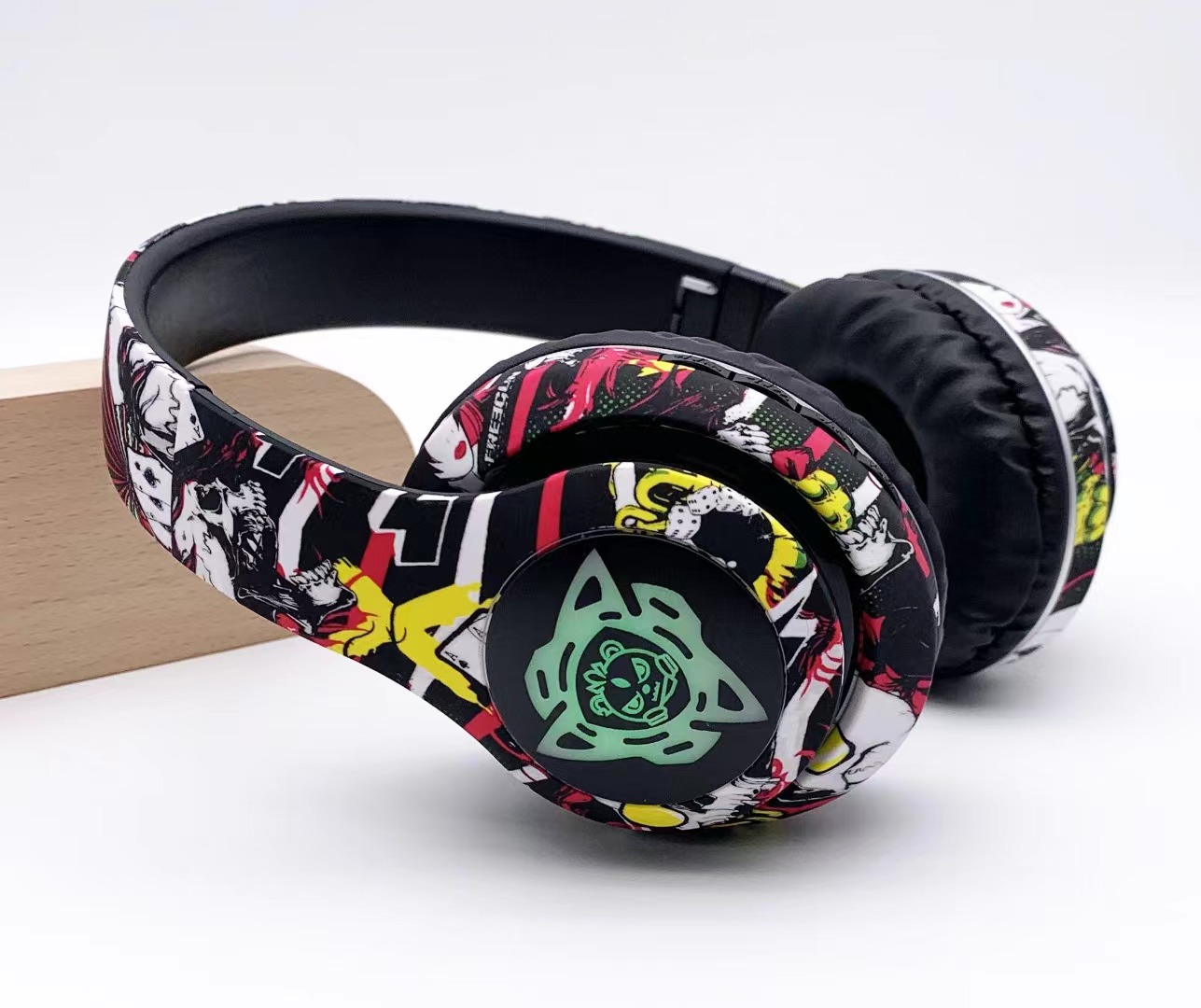 G-1252 WIRELESS STEREO HEADPHONES-Skulls