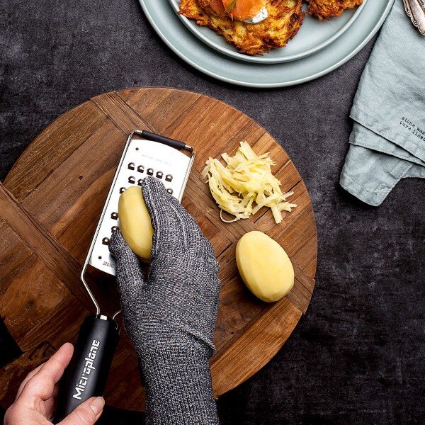 MICROPLANE CUT RESISTANT GLOVE