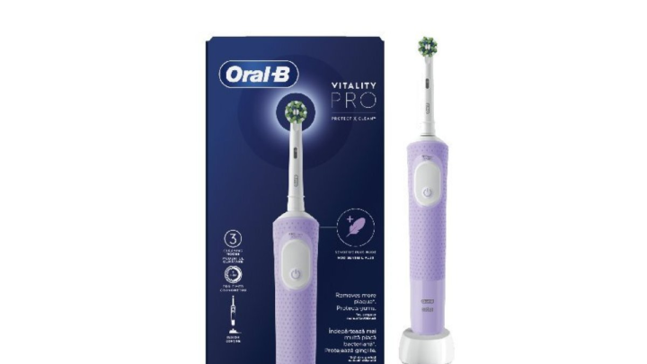 Oral-B Electric Toothbrush 'Vitality Pro' Purple Rechargeable