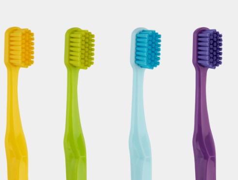 Pesitro Soft 1580 Toothbrush For Oral Care - red