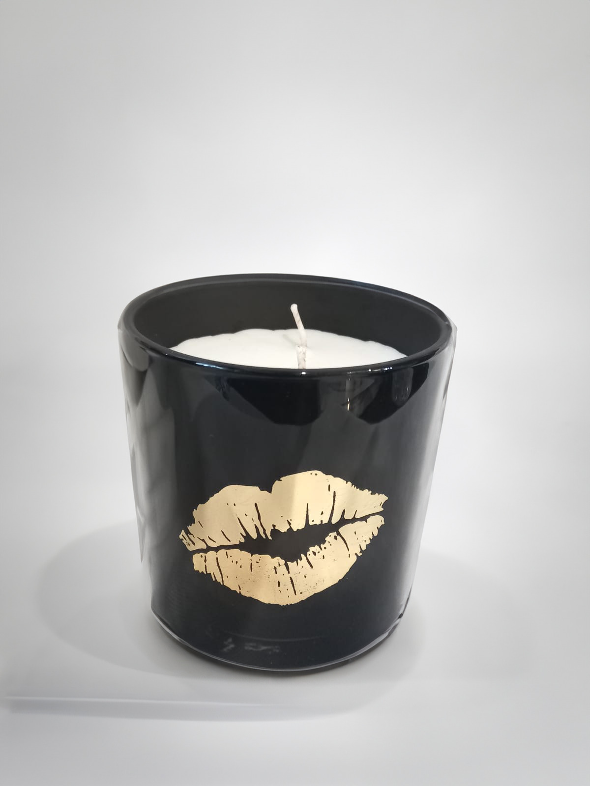 Candle red lips colour black size small