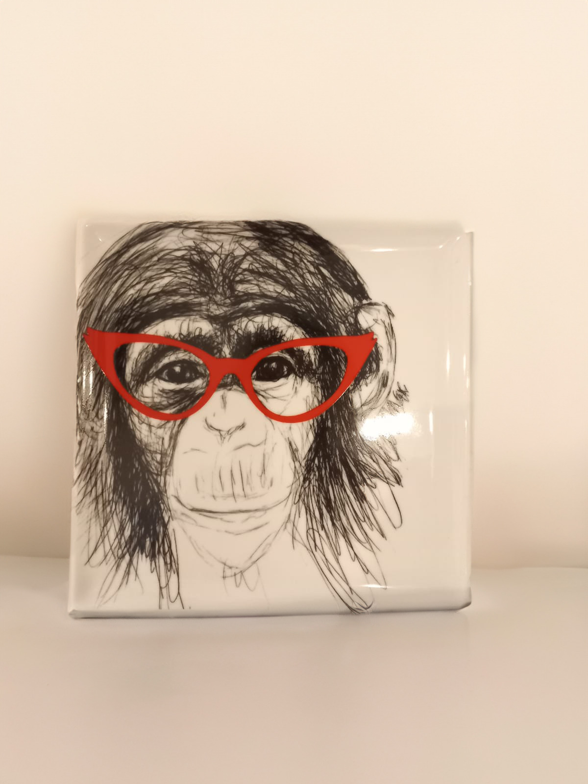 Porcelain monkay tray colour red size 17x17