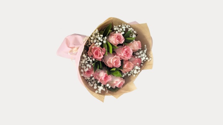 10 Pink Roses Bouquet With Greenery