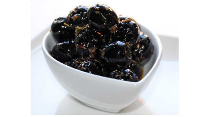 Black Olives Pitted In Dressing