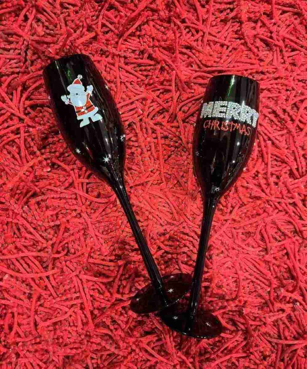 SET OF 2 BLACK CHAMPAGNE FLUTES WITH SANTA CLAUS DESIGN
