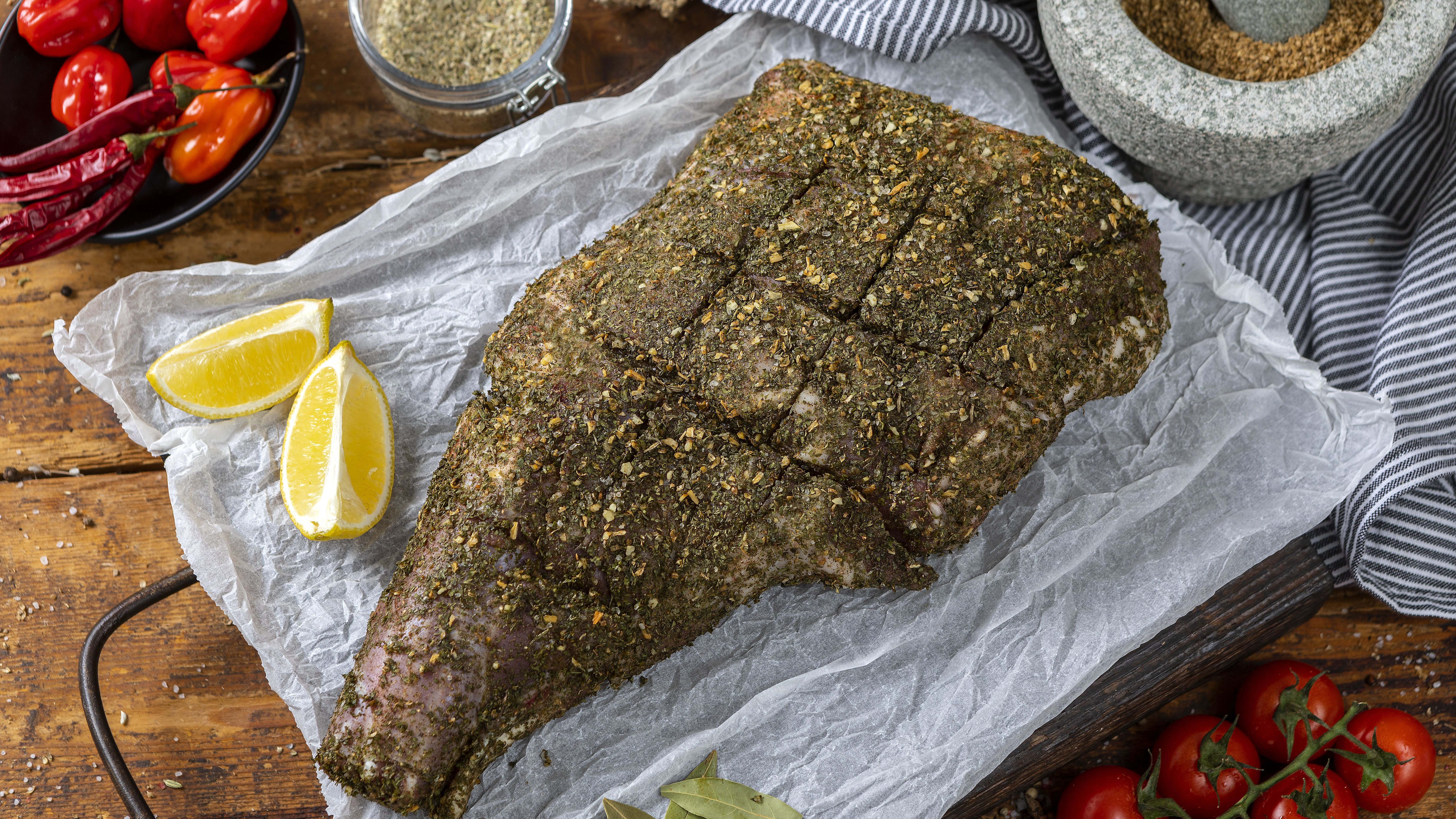 Αρνίσιο Μπούτι Γεμιστό Slow Cooked- Lamb Leg Stuffed Slow Cooked 1190g