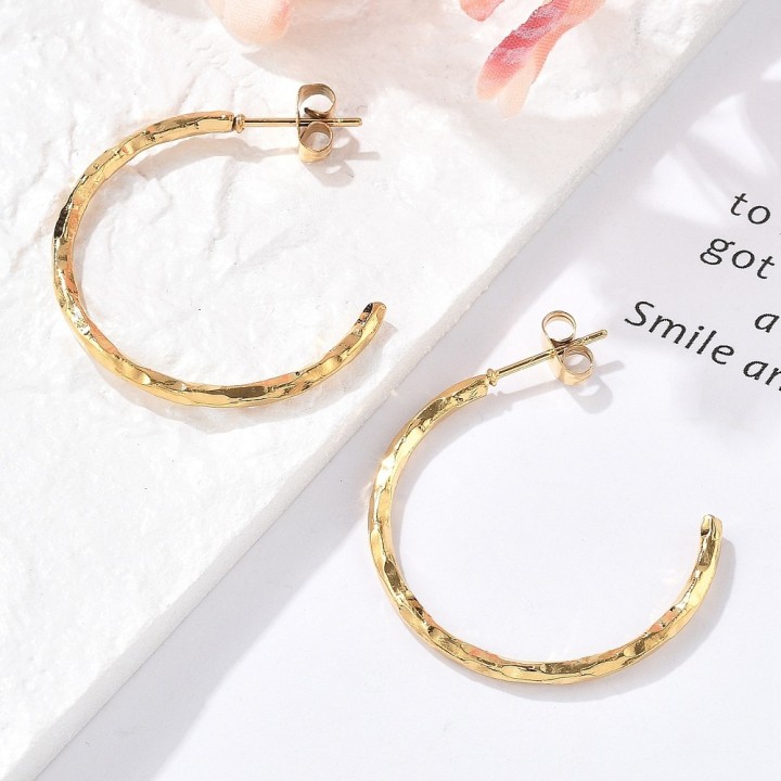 Perlarosa World Hammered Textured Hoop Earrings