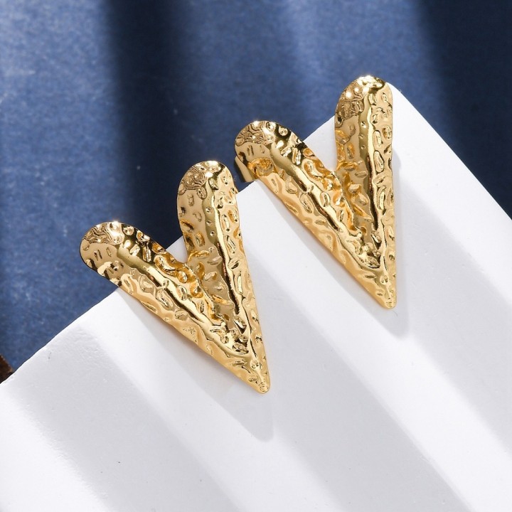 Perlarosa World Textured Heart Stud Earrings