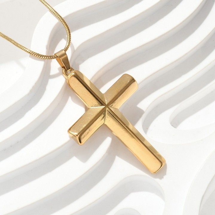 Perlarosa World Bold Cross Necklace – Modern Design, Timeless Strength