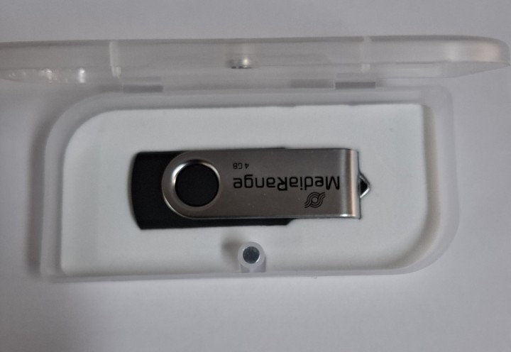 MediaRange Clear Storage Box for USB flash drives