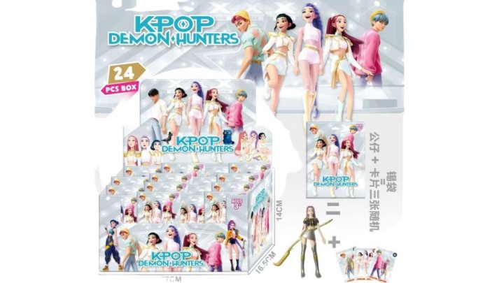 K-Pop Demon Hunters (Saja Boys) blind box with cards and small figure