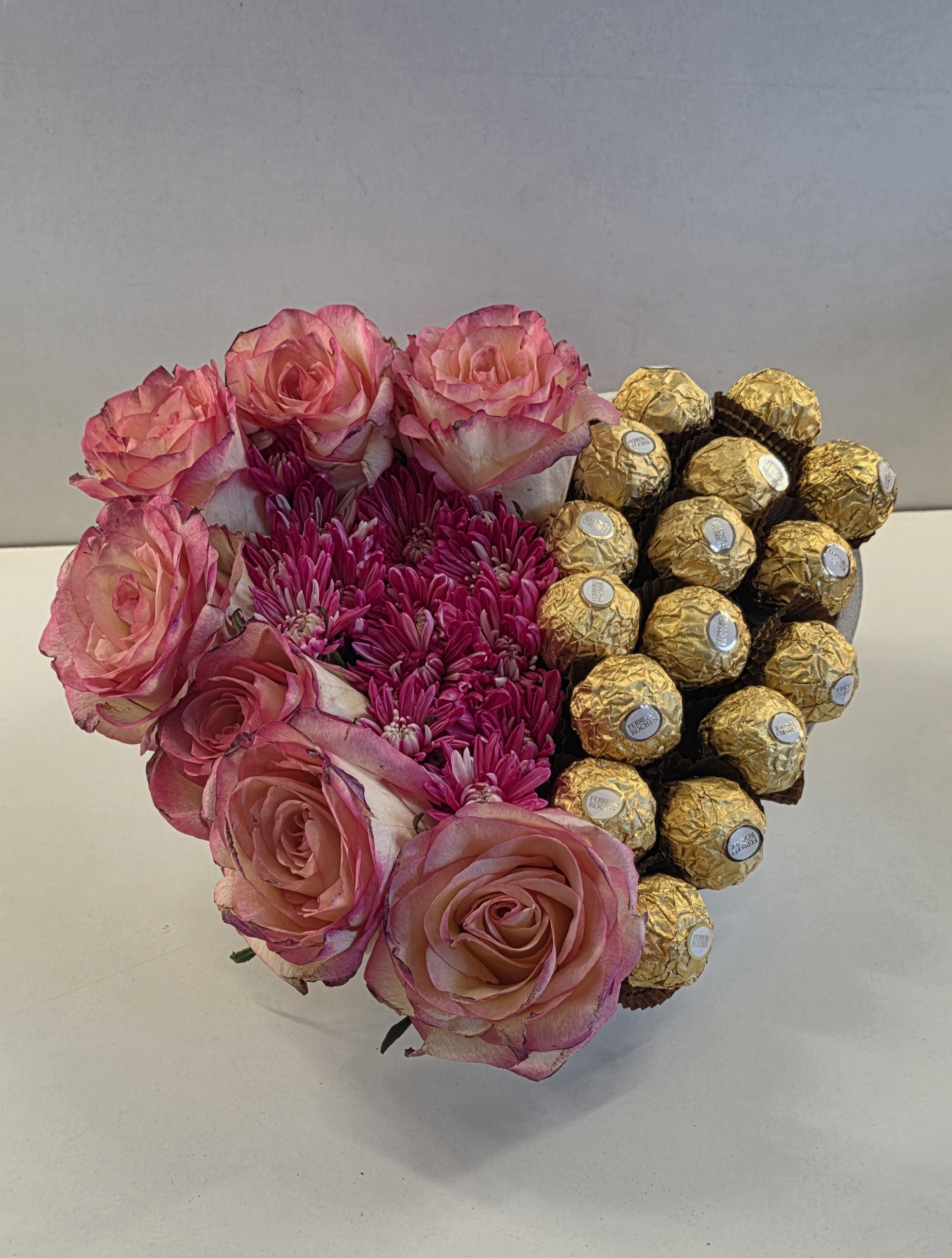 1 Wooden Heart Tray ,First Quality Of 13-15 Roses, 13-15 Chocolates