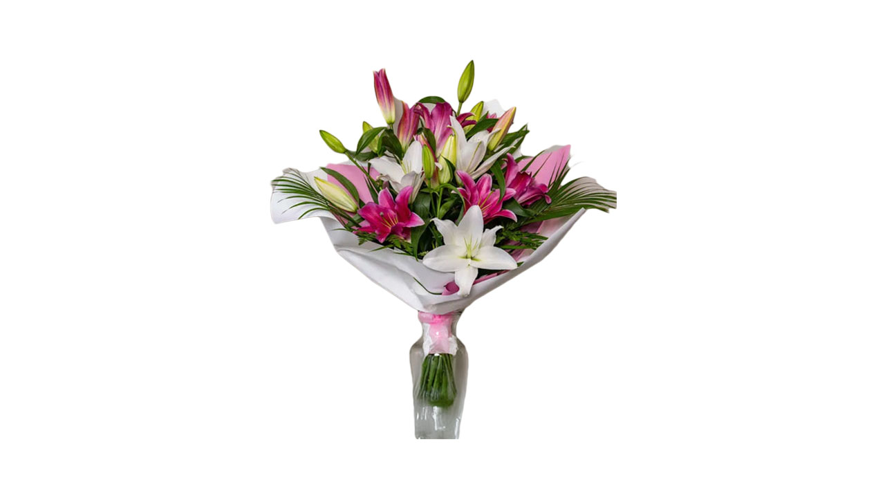 Bouquet of 6 Lillie's whatever colour is available IN A VASE